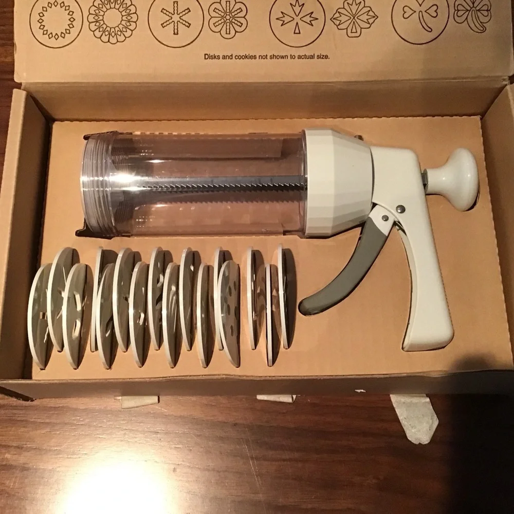 NEW The Pampered Chef Cookie Press Original #1525 White 16 Discs‎ Damaged Box